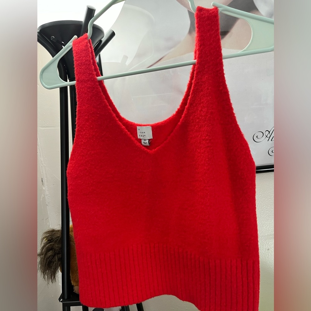 cashmere feel red crop sweater tank